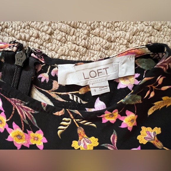 LOFT Black Floral Dress - Size 4 - Picture 5 of 7